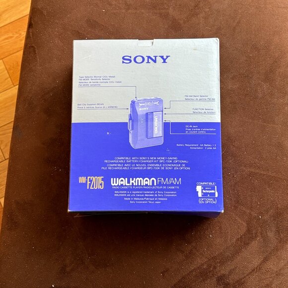 Sony Walkman WM-F2015 in Original Box - Picture 2 of 3